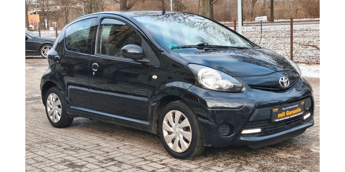 Toyota Aygo (X) 114.967 km 3.499 &euro; Berlin 12349
