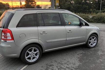 Opel Zafira 294.000 km 2.450 &euro; Berlin 12247