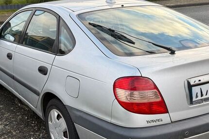 Toyota Avensis 208.000 km 1.749 &euro; Berlin 13055