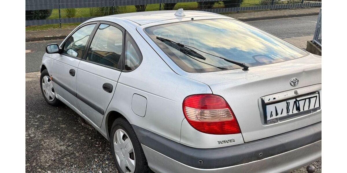 Toyota Avensis 208.000 km 1.749 &euro; Berlin 13055