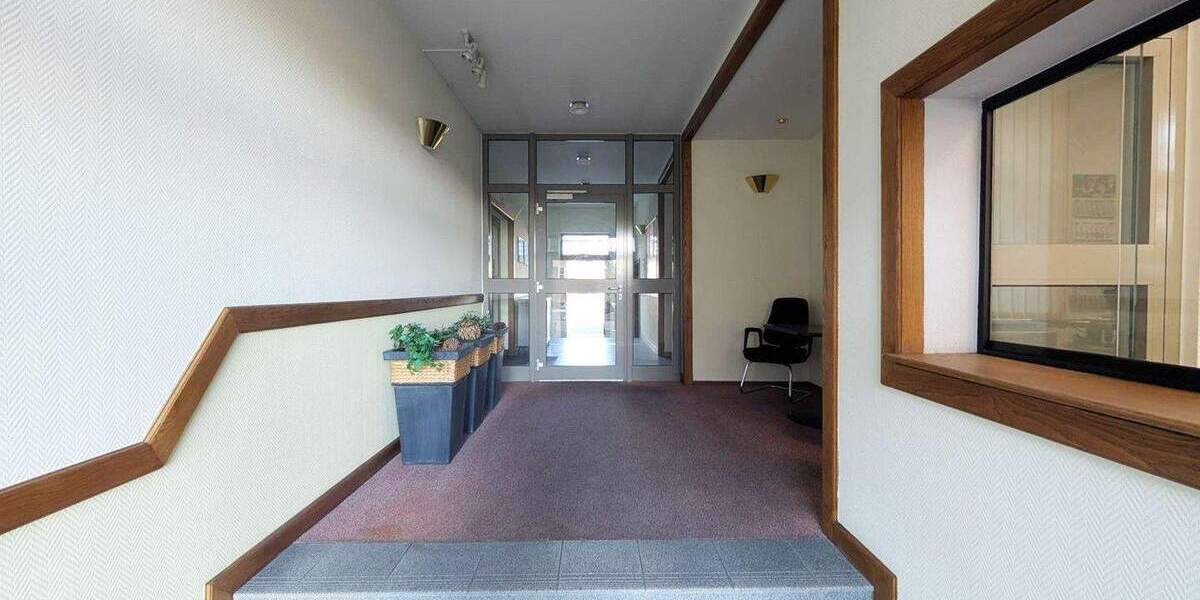 Gepflegter Altbau Bürohaus mit Betriebswohnung zimmer