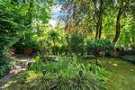 Entwicklungspotenzial im Grunewald: Reihenendhaus mit 7 Zimmern und Gartenparadies