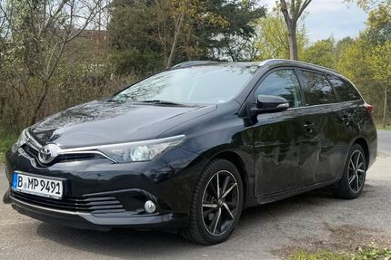 Toyota Auris 145.000 km 6.900 &euro; Berlin 10318