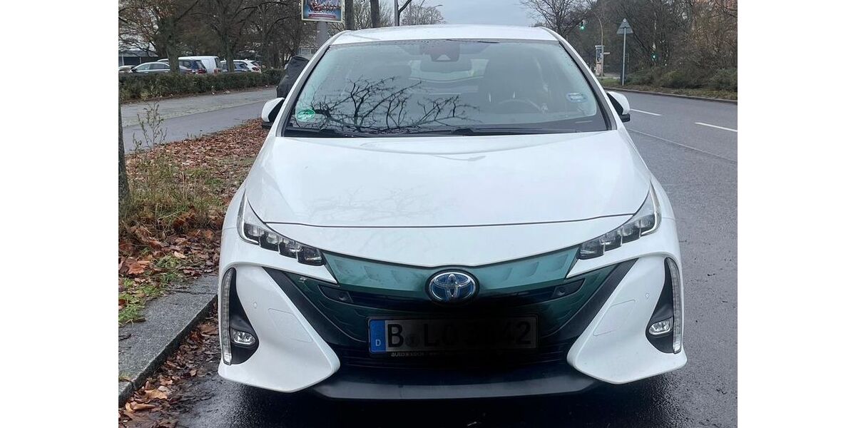 Toyota Prius 62.867 km 17.480 &euro; Berlin 13589