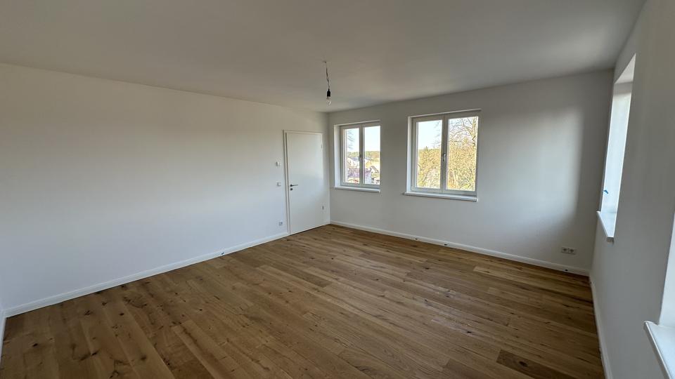 Einfamilienhaus Ludwigsfelde - 3 Zimmer, 141 m&sup2;, 1.960&euro; | Angebot:23081568