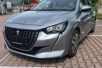 Peugeot 208 112.000 km 9.850 &euro; Mahlow 15831