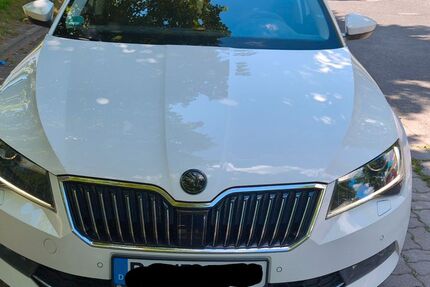 Skoda Superb 183.000 km 15.900 &euro; Berlin 12618