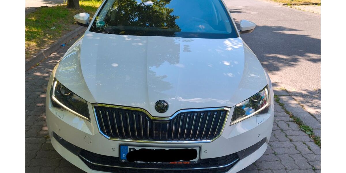 Skoda Superb 183.000 km 15.900 &euro; Berlin 12618