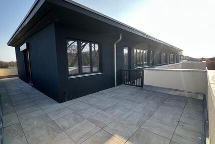 Haus Ludwigsfelde - 3 Zimmer, 141 m&sup2;, 1.960&euro; | Angebot:23081568