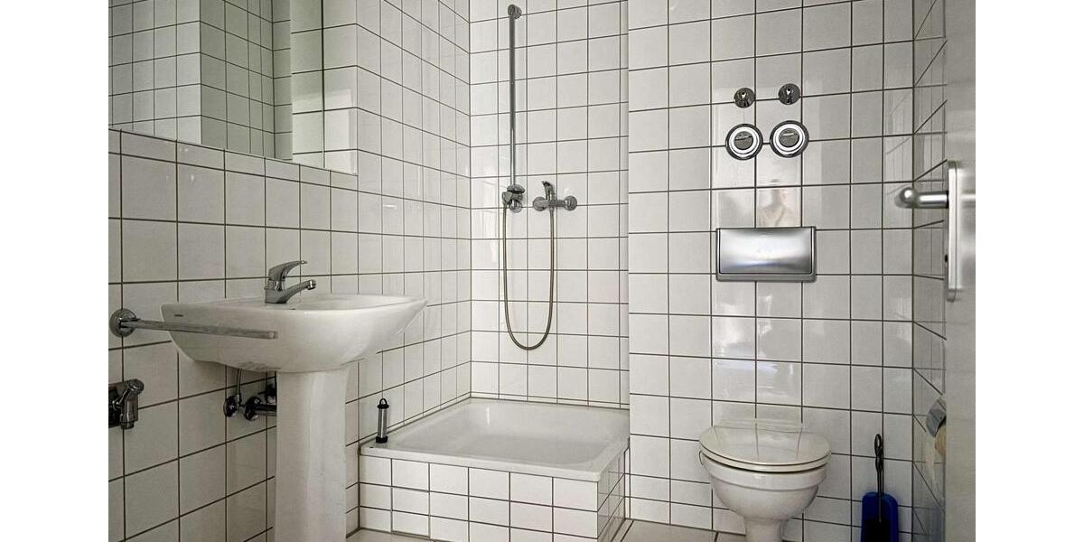 Arbeiten Sie direkt am Stern Center! Aufzug und Tiefgarage vorhanden zimmer