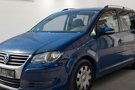 VW Touran 171.174 km 2.499 &euro; Berlin 12681