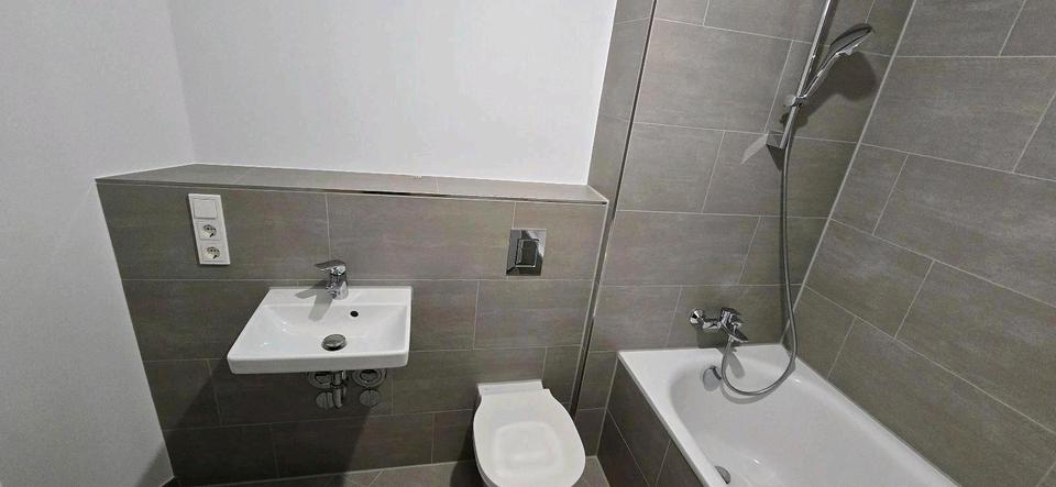 Erdgeschoßwohnung Berlin Mitte - 3 Zimmer, 93 m&sup2;, 2.075&euro; | Angebot:26347783