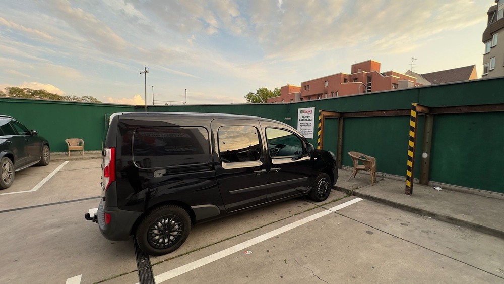 Renault Kangoo 205.322 km 10.200 &euro; Berlin 10178