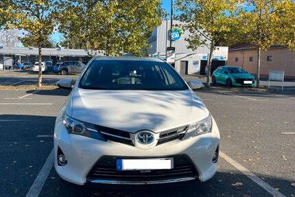 Toyota Auris 100.557 km 11.250 € Berlin 13629