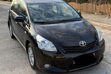Toyota Verso 82.000 km 9.900 &euro; Berlin 14109