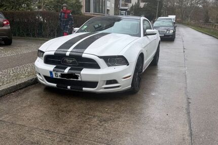 Ford Mustang 180.000 km 10.199 &euro; Berlin 13353