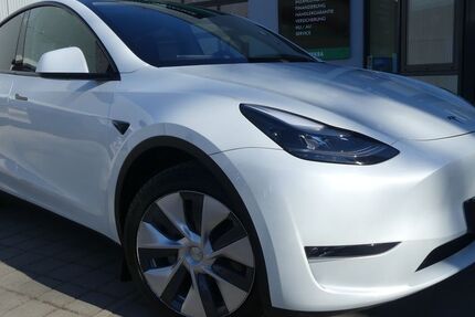 Tesla Model Y 27.455 km 39.400 &euro; Berlin 13156
