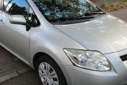 Toyota Auris 131.000 km 3.450 &euro; Berlin 12357