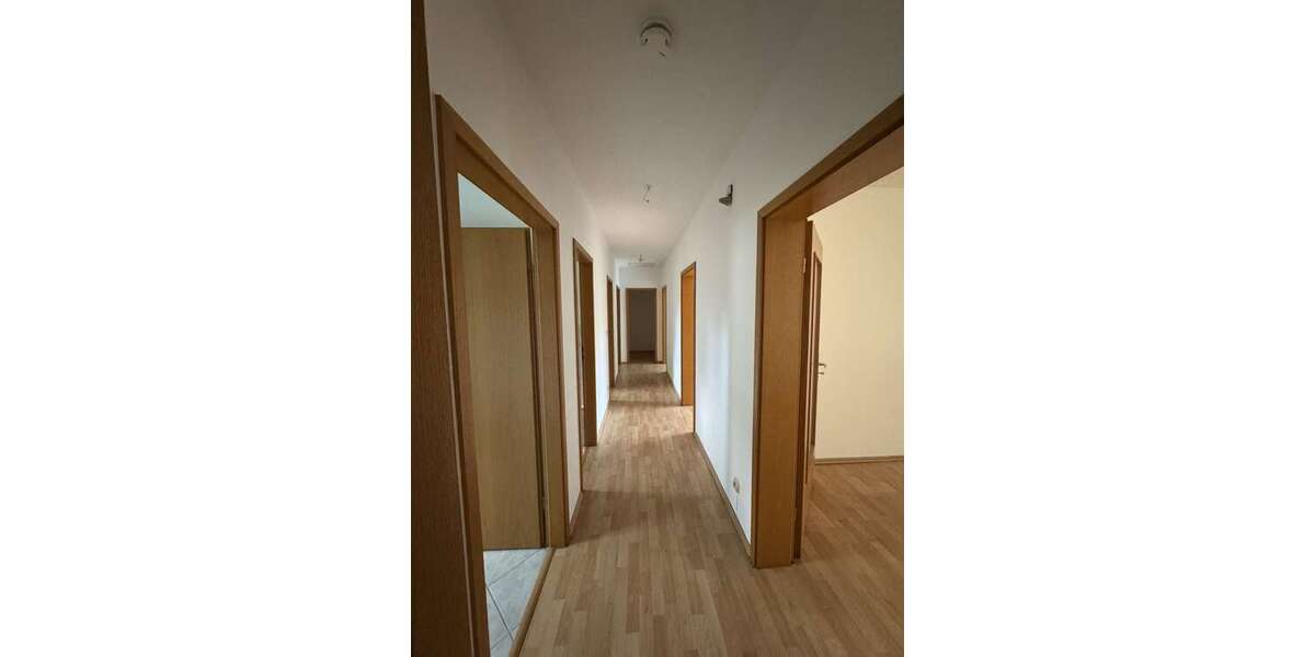 Leerstehendes Reihenendhaus: 100m² groß + ruhig im Grünen gelegen, Falkensee, nahe Potsdam + Berlin 4 zimmer