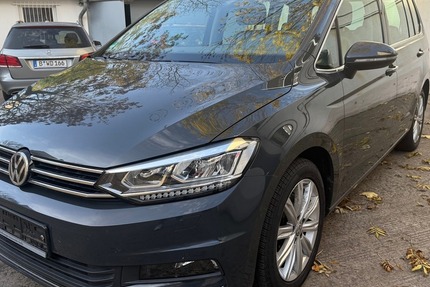 VW Touran Highline Navi RFK AHK LED 1.Hand 60.451 km 19.999 &euro; Berlin 10247