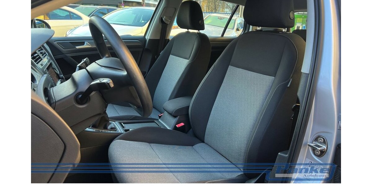 VW Golf VII BMT*Navi*Tempo*SHZ*Tel.*Touch* 120.529 km 8.990 &euro; Berlin 13187