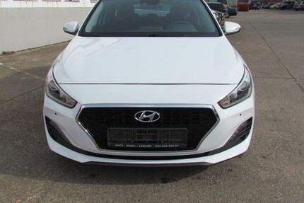 Hyundai i30 98.380 km 14.900 &euro; Berlin 13156