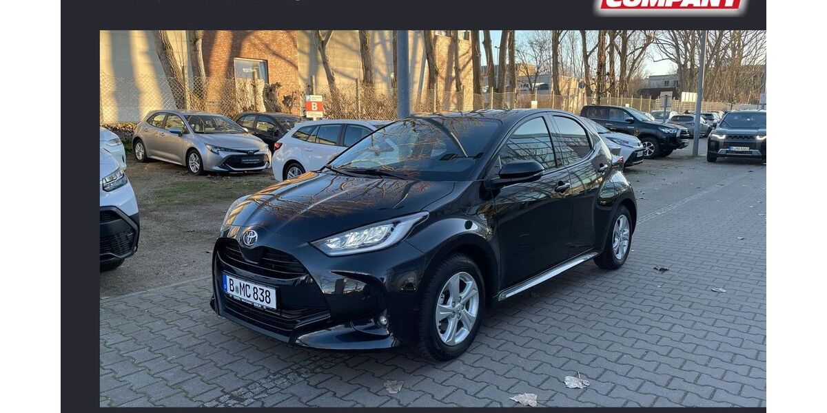 Toyota Yaris 2.500 km 27.100 &euro; Berlin 13403