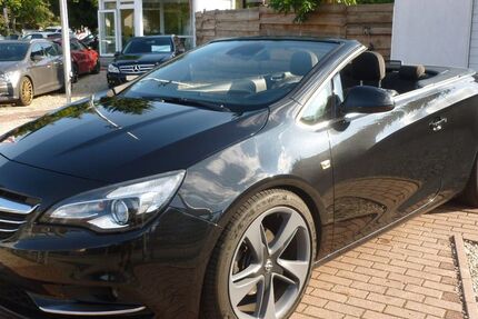 Opel Cascada 126.639 km 9.900 € Berlin 12683