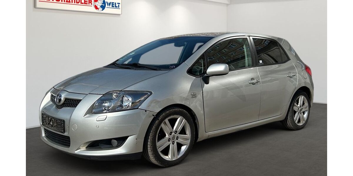 Toyota Auris 120.345 km 1.299 &euro; Berlin 12681