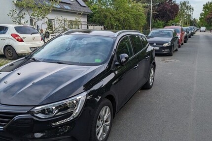 Renault Megane 42.300 km 13.599 € Berlin 10178