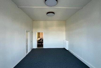 3 großzügige helle Büroräume in Berliner Altbaubüro mieten, auch einzeln! - All-in-Miete