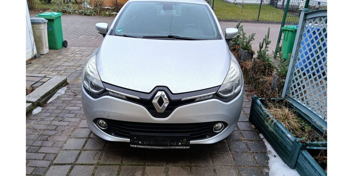 Renault Clio 111.000 km 5.650 &euro; BLANKENFELDE 15827