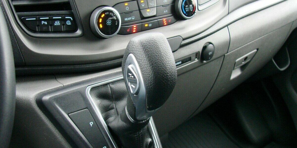 Ford Transit Custom Titanium 320 L2 H2 Behindertengerec 46.628 km 39.990 &euro; Falkensee 14612