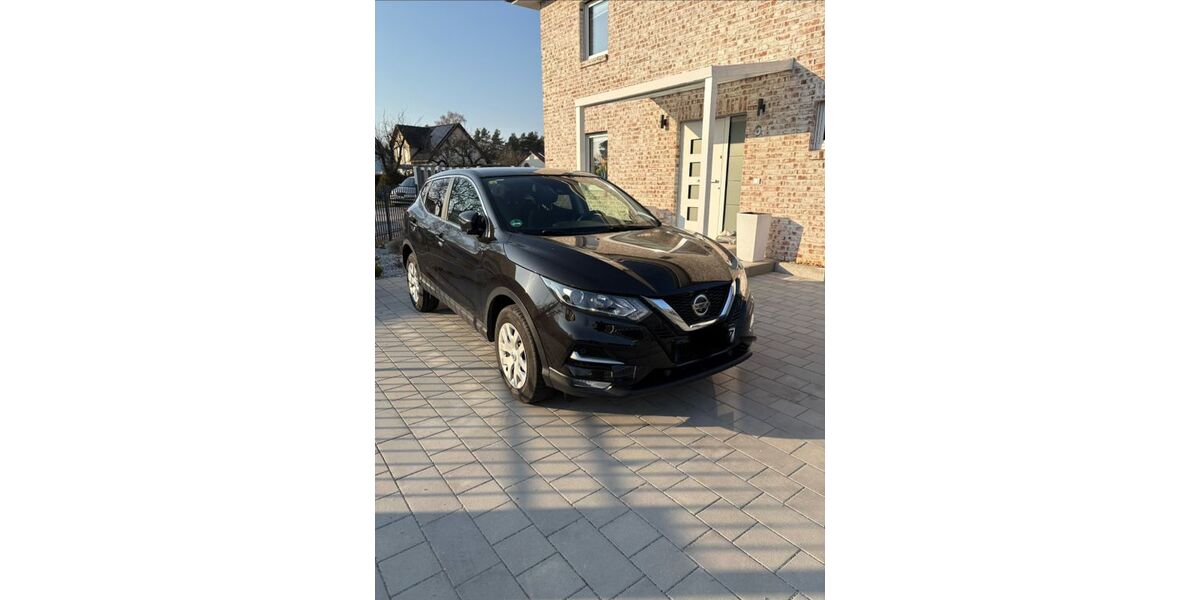 Nissan Qashqai 93.000 km 15.500 &euro; Großbeeren 14979