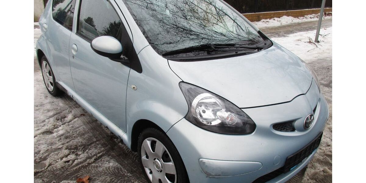 Toyota Aygo (X) 237.000 km 1.750 &euro; Berlin 12357