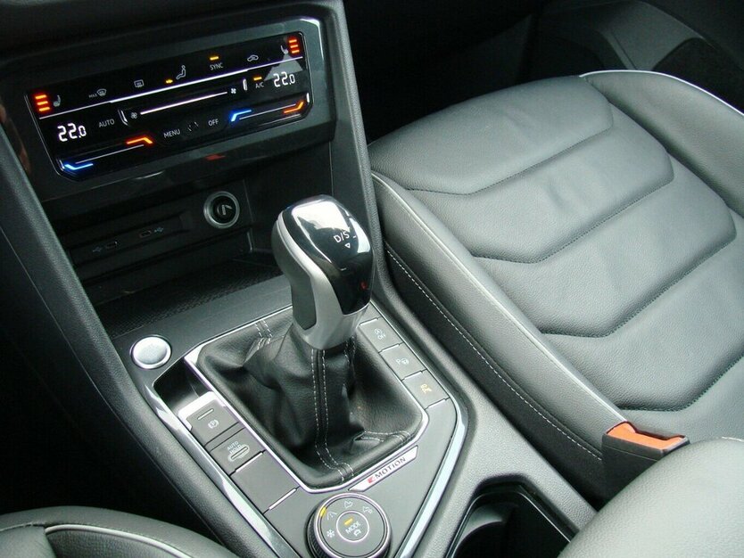 VW Tiguan 2.0TSI R-Line 4Motion 360° IQ-Light ACC 59.491 km 37.980 € Falkensee 14612