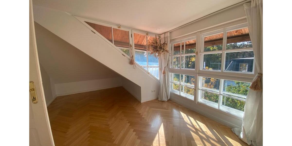 Dachgeschoßwohnung Kleinmachnow - 4 Zimmer, 131 m&sup2;, 749.000&euro; | Angebot:26515680
