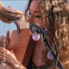 Mia Ramer: Gesang und Harfe