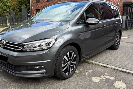 VW Touran 103.123 km 18.299 &euro; Teltow 14513