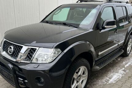 Nissan Pathfinder 133.000 km 14.999 &euro; berlin 12305