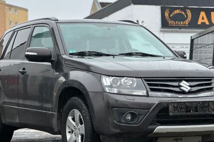 Suzuki Grand Vitara 249.000 km 5.700 &euro; Berlin 12351