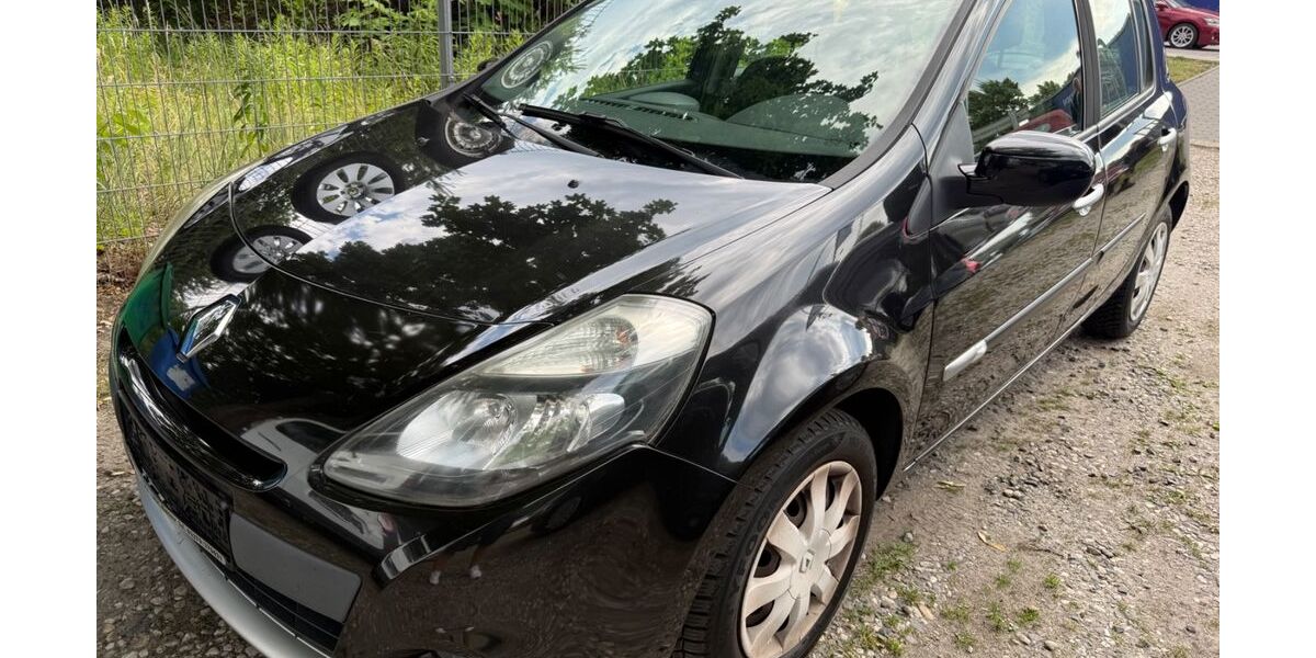 Renault Clio 107.000 km 3.390 &euro; Mahlow 15831