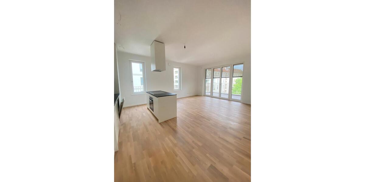 Wunderschöne 3-Zi. Whg. mit hochwertiger EBK und 2 Balkonen! 3 zimmer