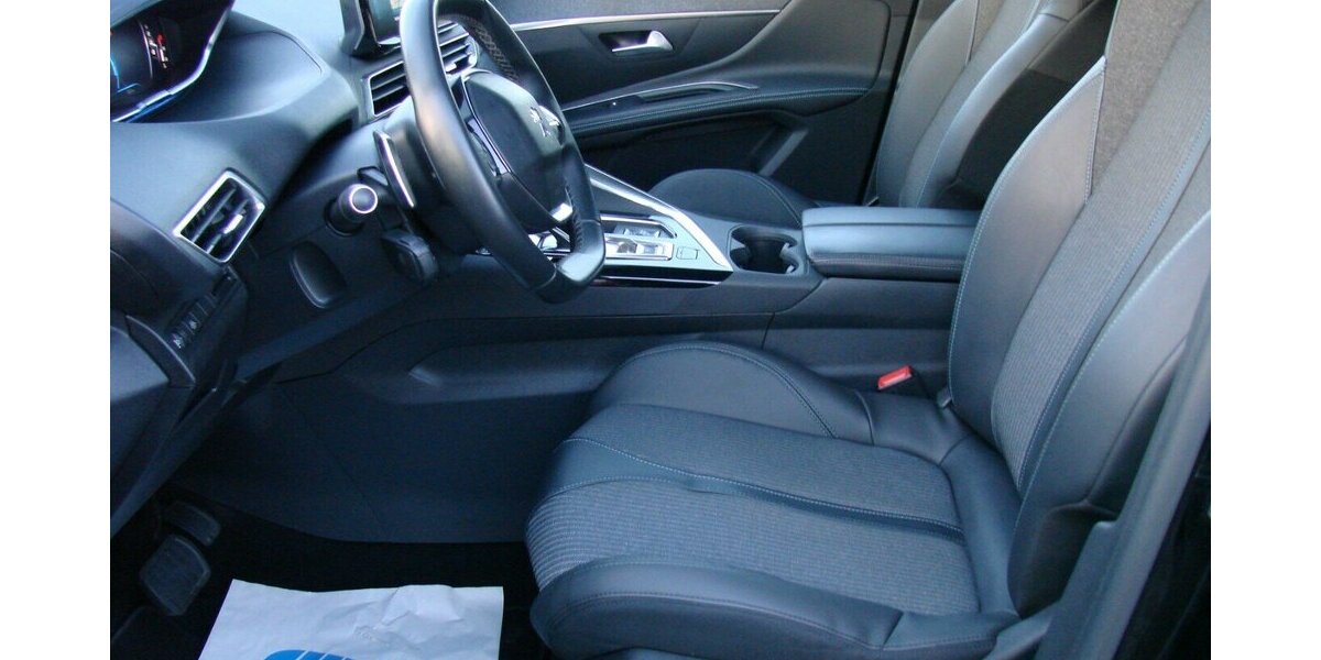 Peugeot 5008 1.2 PureTech130 Allure Pack 7-Sitzer 2WD LED 54.980 km 24.980 &euro; Falkensee 14612