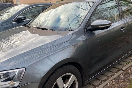 VW Jetta 91.900 km 7.900 € Berlin 12107