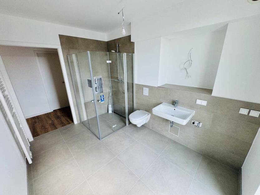 Geräumige Wohnung nahe Barbarossaplatz! *2x Balkone EBK Aufzug*