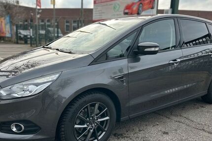 Ford S-Max 121.000 km 13.950 &euro; Berlin-Spandau 13585
