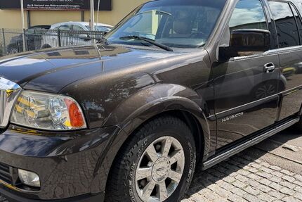 Lincoln Navigator 171.800 km 9.990 &euro; Berlin - Tempelhof 12107