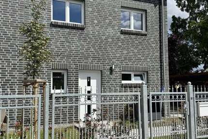 Haus zum Mieten in Berlin 2.199 € 145 m²