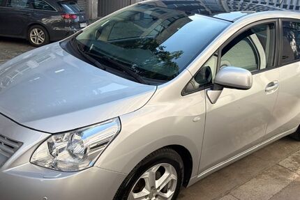 Toyota Verso 175.000 km 7.590 &euro; Tegel 13507